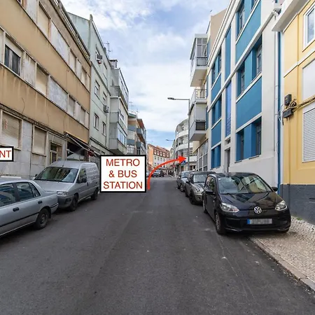 Renew Yourself At An Unvarnished Hideaway Apartamento Lisboa