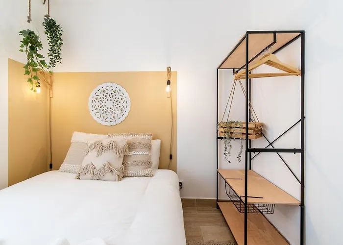 Renew Yourself At An Unvarnished Hideaway Apartamento Lisboa