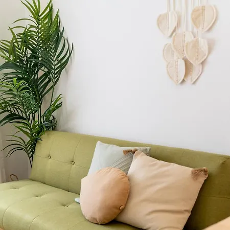 Renew Yourself At An Unvarnished Hideaway Apartamento